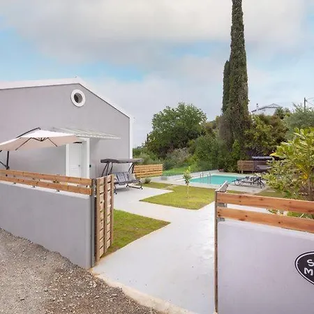 Summer Moments Pool Apartment