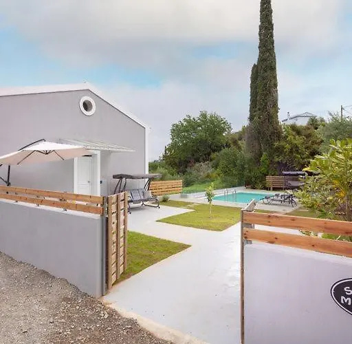 Summer Moments Pool Apartment