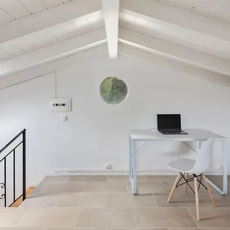 Summer Moments Pool Daire